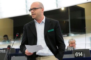 Il capodelegazione della Lega Nord in parlamento europeo Lorenzo Fontana