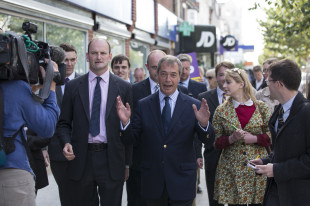 UKIP+Leader+Nigel+Farage+Douglas+Carswell+nfNAgQGRajVx