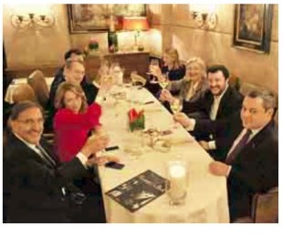 Una foto della cena di qualche giorno fa con Le Pen, Salvini e Meloni
