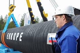 Operaio Gazprom su gasdotto che porta idrocarburi in Europa