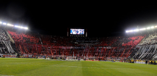 La coreografia dei tifosi del River Plate