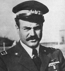 L'asso della Regia Aeronautica e dell'Aeronautica Nazionale Repubblicana maggiore pilota Adriano Visconti. 
