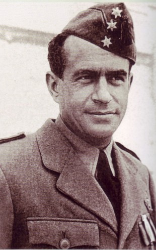 Il colonnello Ernesto "Gamba di Ferro" Botto ai tempi del suo servizio in Spagna.  