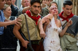 Una immagine di violenza partigiana dal film "Segreto d'Italia" di Antonello Belluco