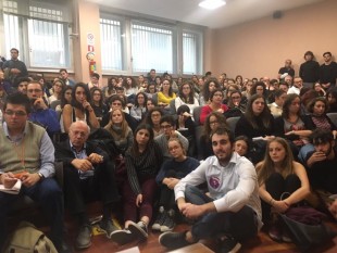 Oltre 500 persone per il dibattito all'Università di Bari