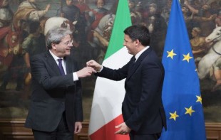 Il passaggio di consegne da Renzi a Gentiloni
